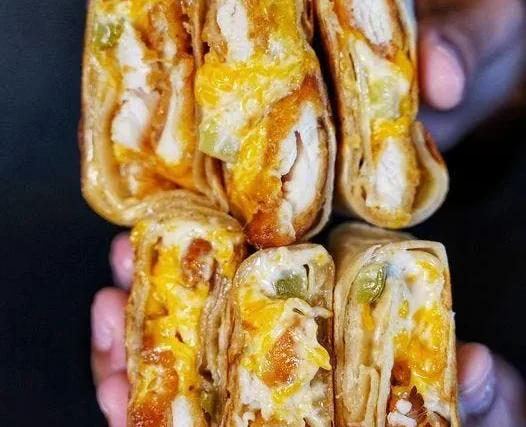 Image from the The Advocate article “Texas-based Abu Omar Halal food truck comes to Baton Rouge”